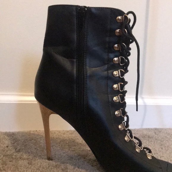 Black and gold open toed lace up heel boots - Picture 4 of 8